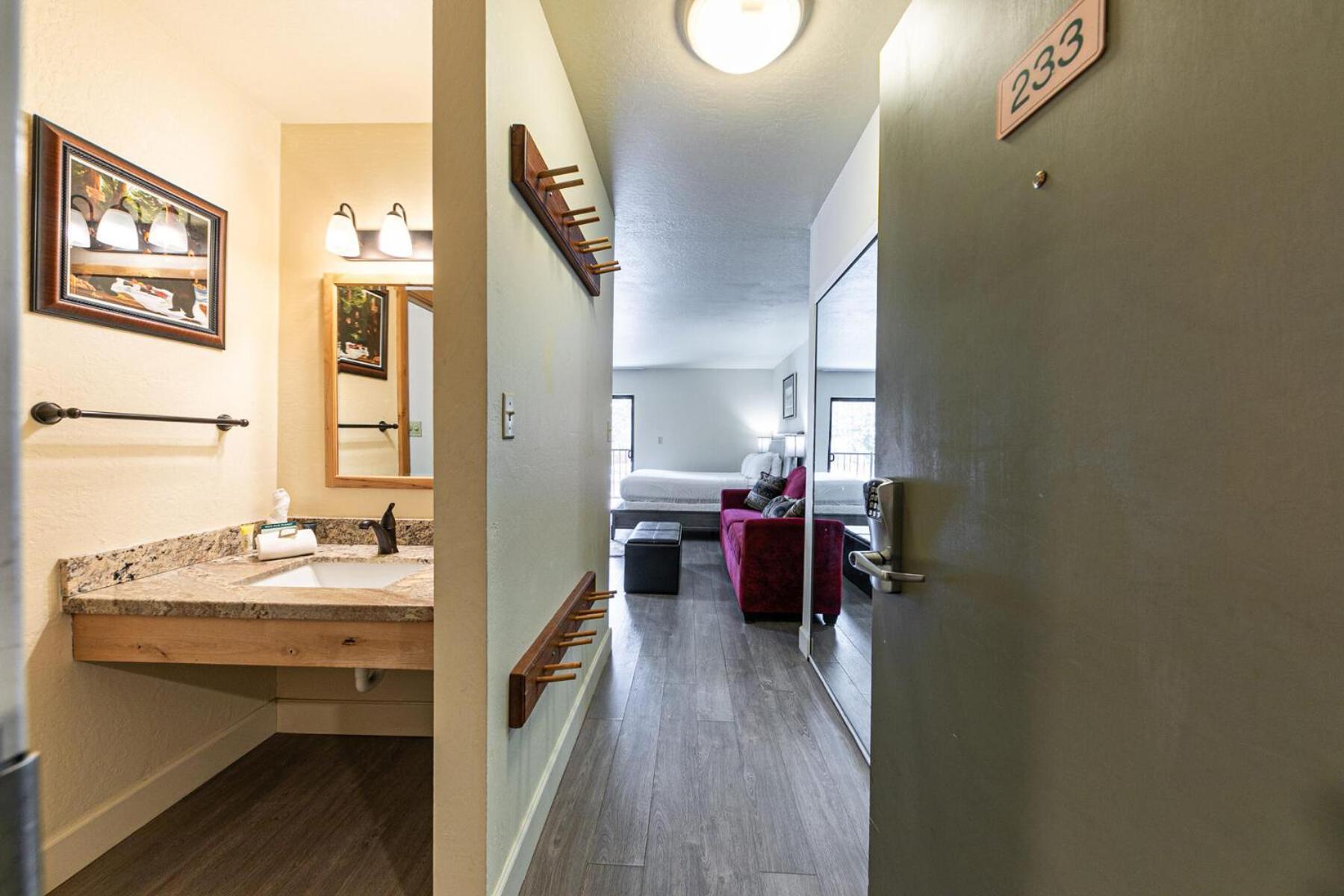 Charming Queen Studio Deluxe W/Balcony #233 At Donner Lake Village Truckee Εξωτερικό φωτογραφία